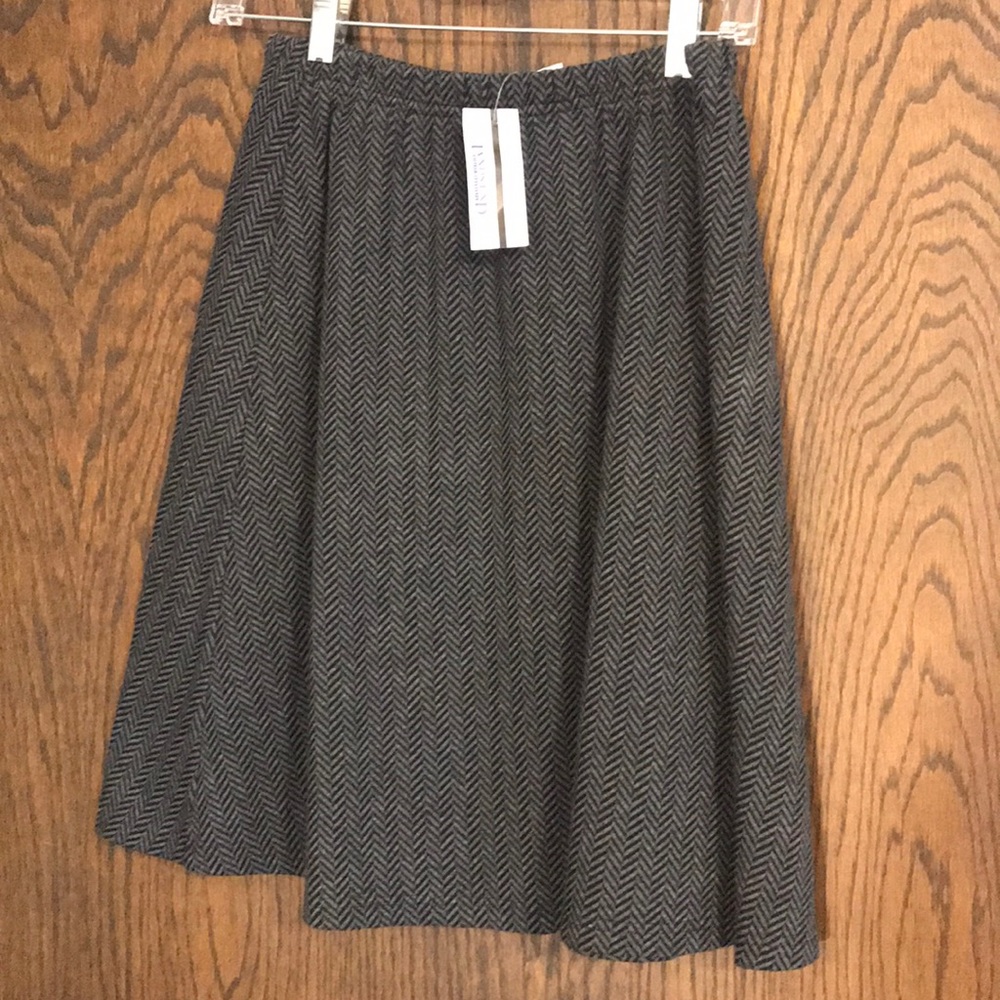 Land’s End gray chevron skirt